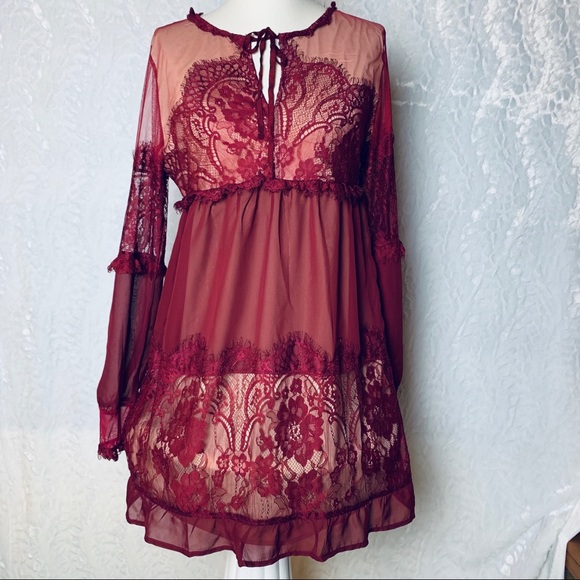 Romeo & Juliet Couture Dresses & Skirts - Romeo & Juliet Couture Lace Peek a Boo Tunic Dress